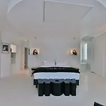 Le Meez Hotel