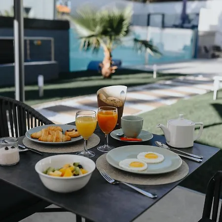 Le Meez 4* Каркассон