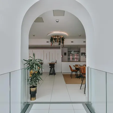 Le Meez 4* Каркассон