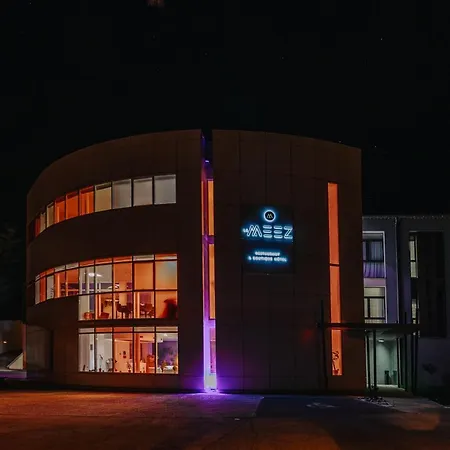 Le Meez Hotel